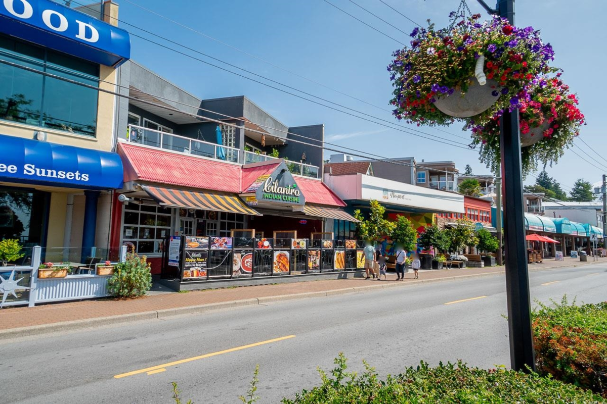 Garden / Landscaping Photo of 1805 1500 Martin Street, White Rock, BC