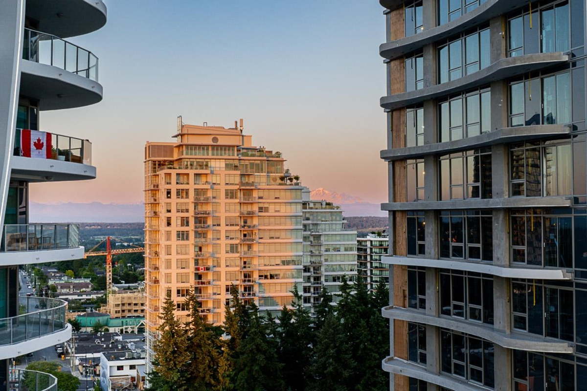 Laundry Room Photo of 1805 1500 Martin Street, White Rock, BC