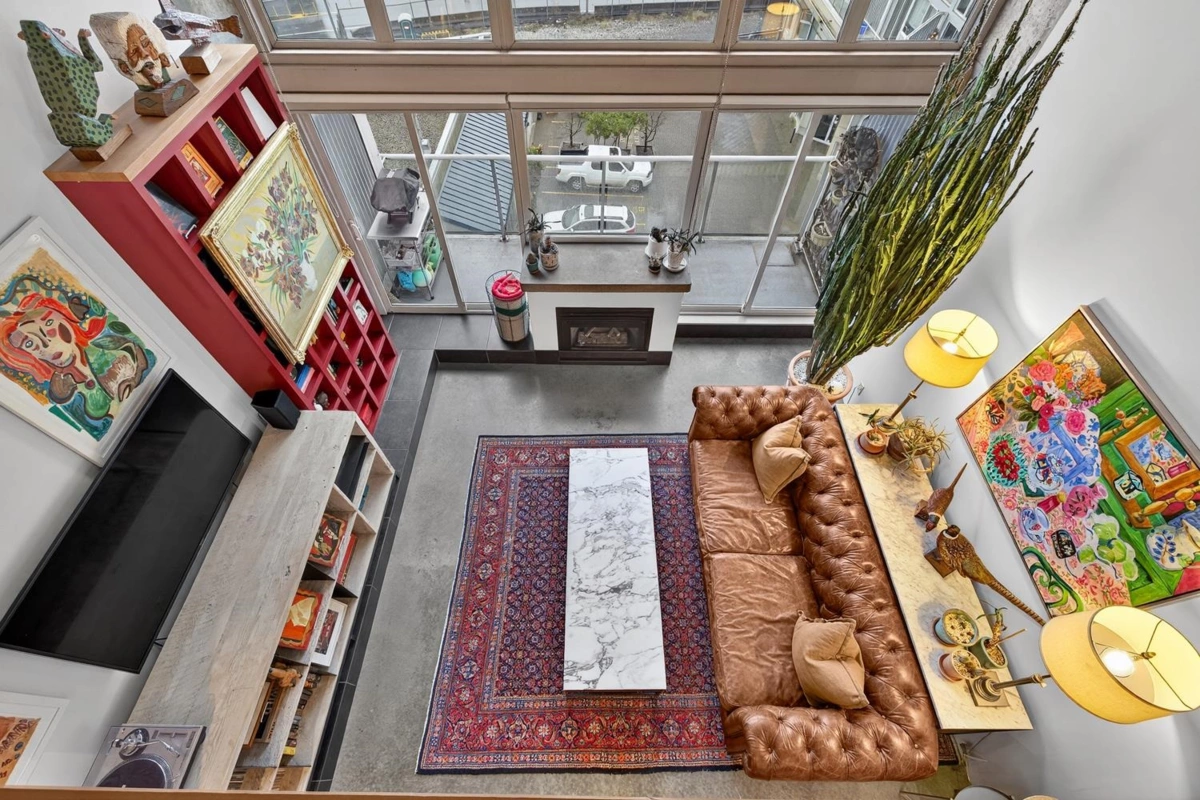 Entry Foyer Photo of 403 289 Alexander Street, Vancouver, BC