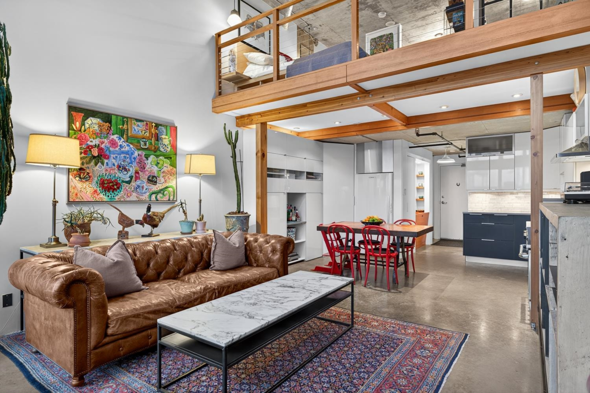 Guest Bathroom Photo of 403 289 Alexander Street, Vancouver, BC