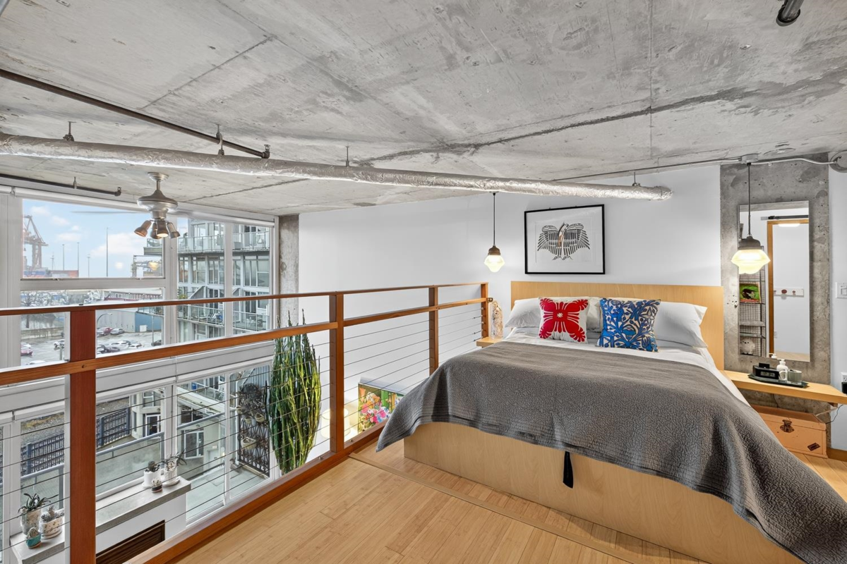 Mudroom Photo of 403 289 Alexander Street, Vancouver, BC