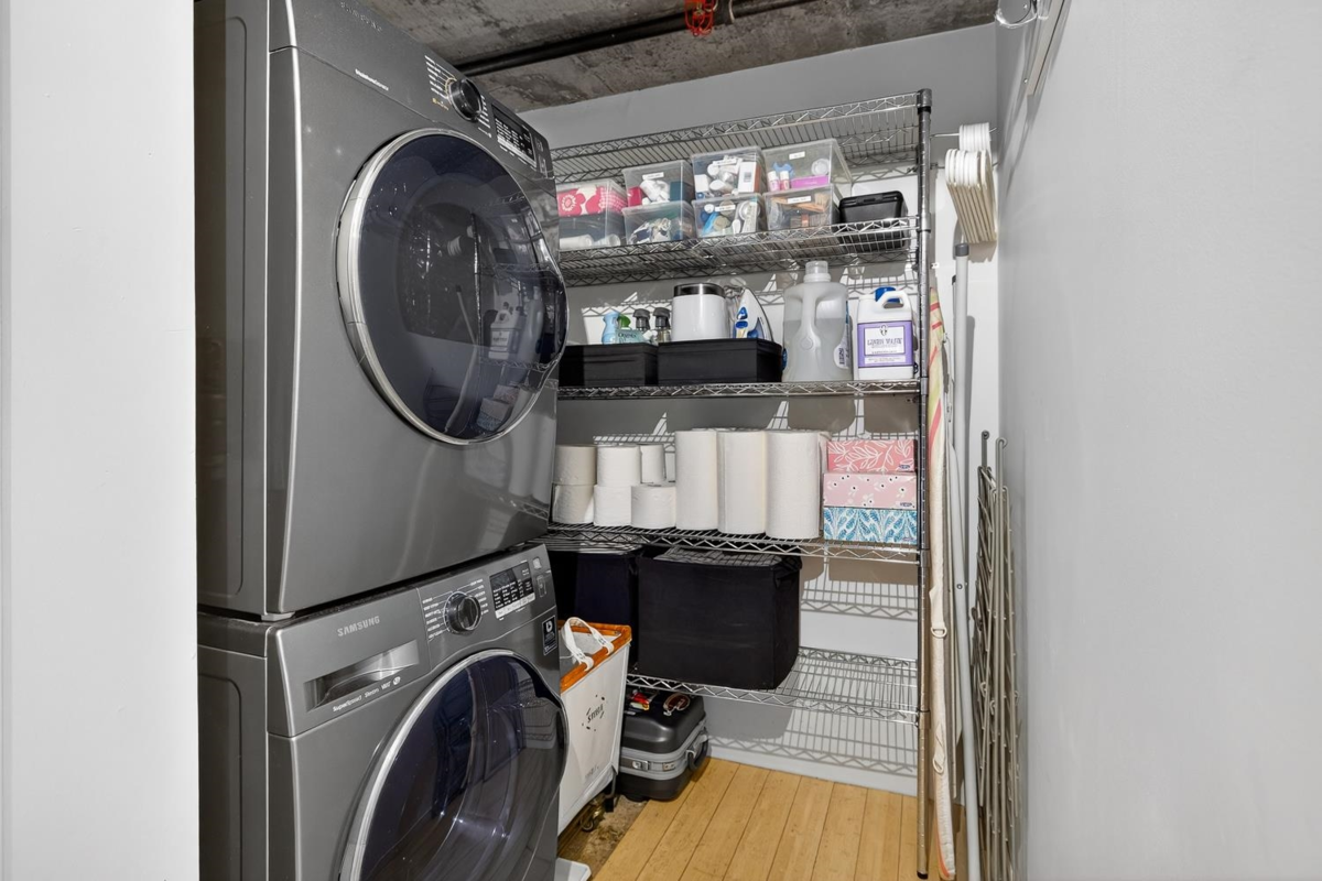 Outdoor Deck Photo of 403 289 Alexander Street, Vancouver, BC