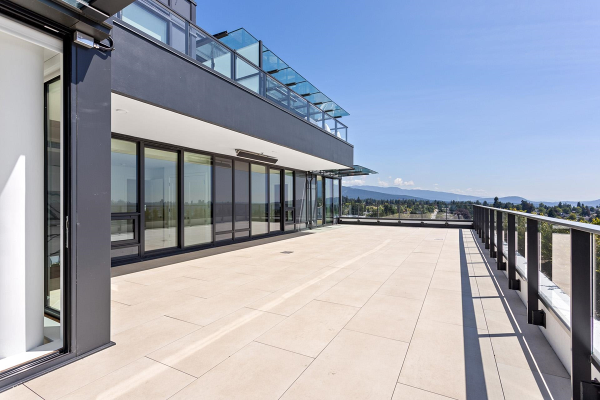 Breakfast Nook Photo of 1602 135 E 13th Street, North Vancouver, BC