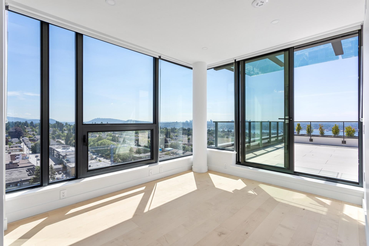 Guest Bathroom Photo of 1602 135 E 13th Street, North Vancouver, BC