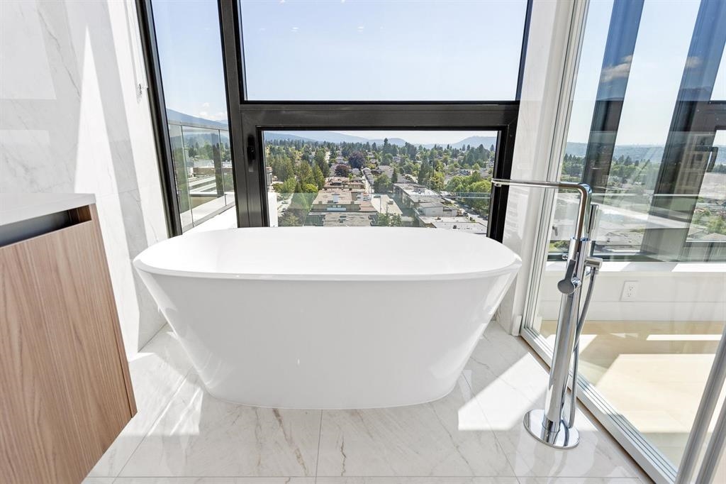 Loft / Bonus Room Photo of 1602 135 E 13th Street, North Vancouver, BC