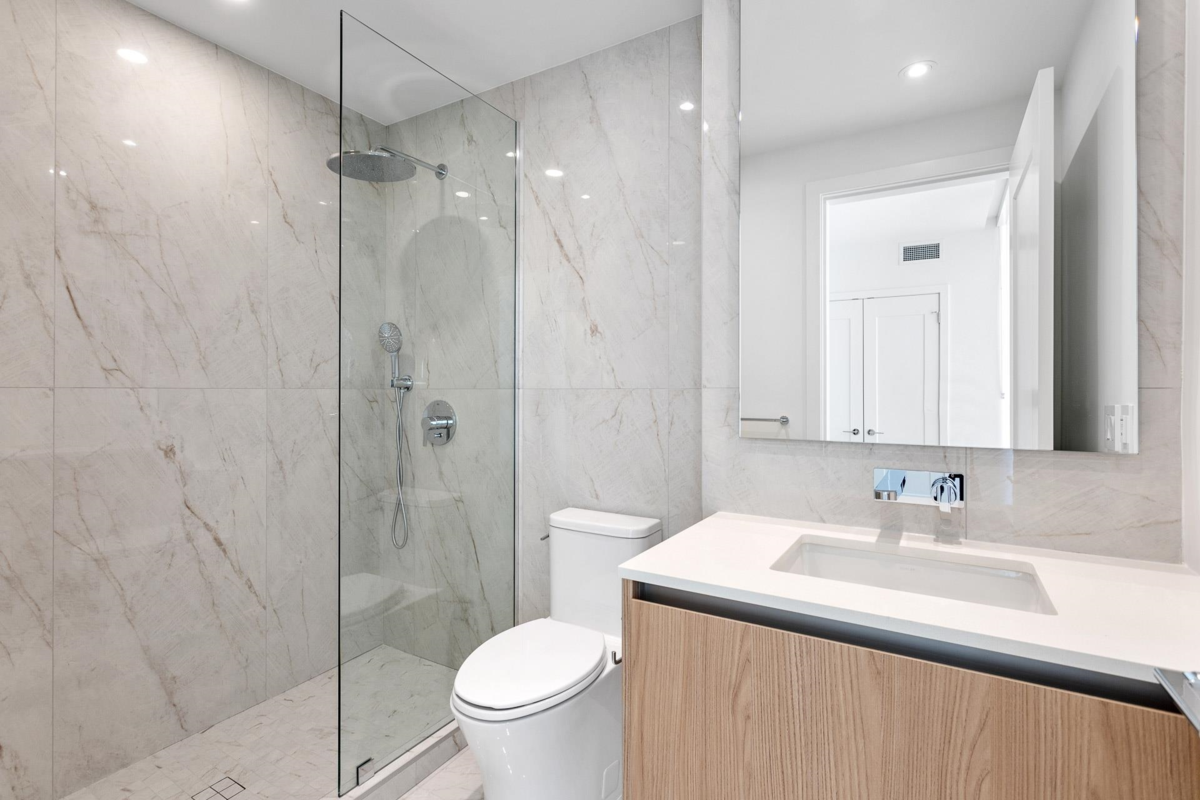 Mudroom Photo of 1602 135 E 13th Street, North Vancouver, BC