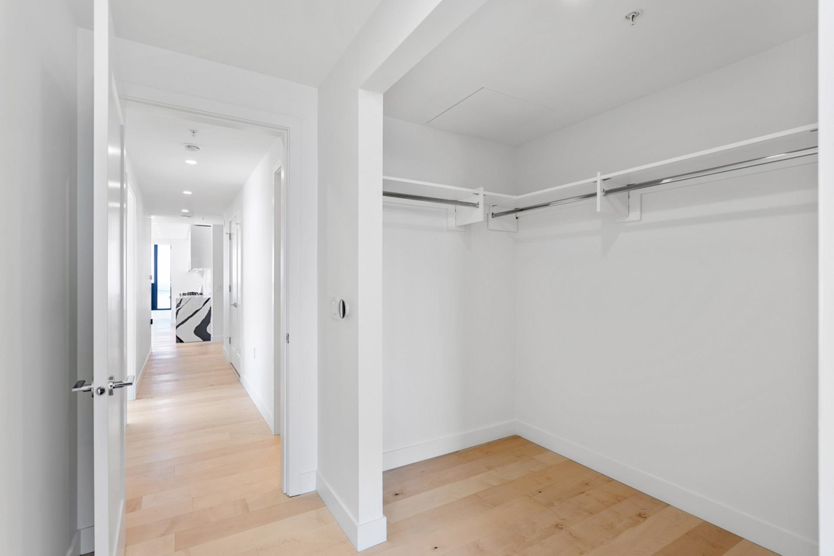 Powder Room Photo of 1602 135 E 13th Street, North Vancouver, BC