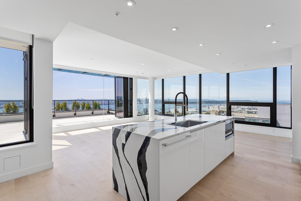 Primary Bedroom Photo of 1602 135 E 13th Street, North Vancouver, BC