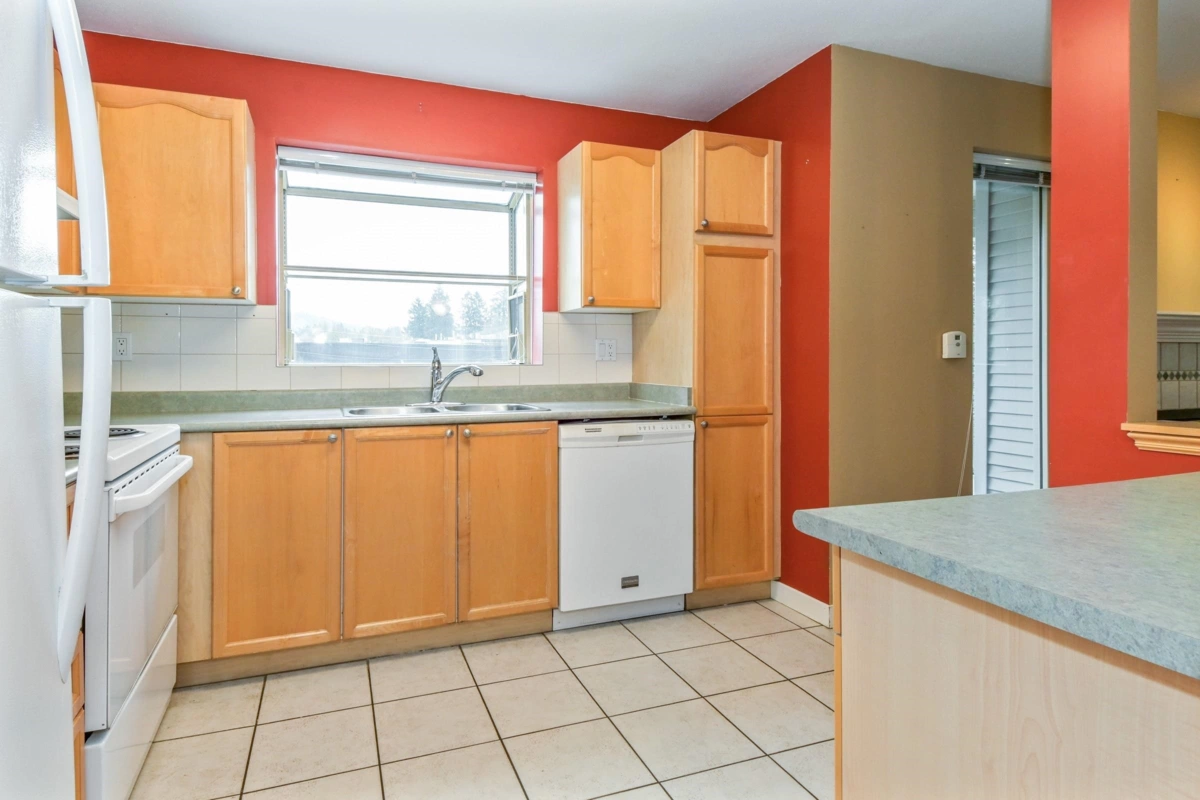 Breakfast Nook Photo of 204 33478 Roberts Avenue, Abbotsford, BC