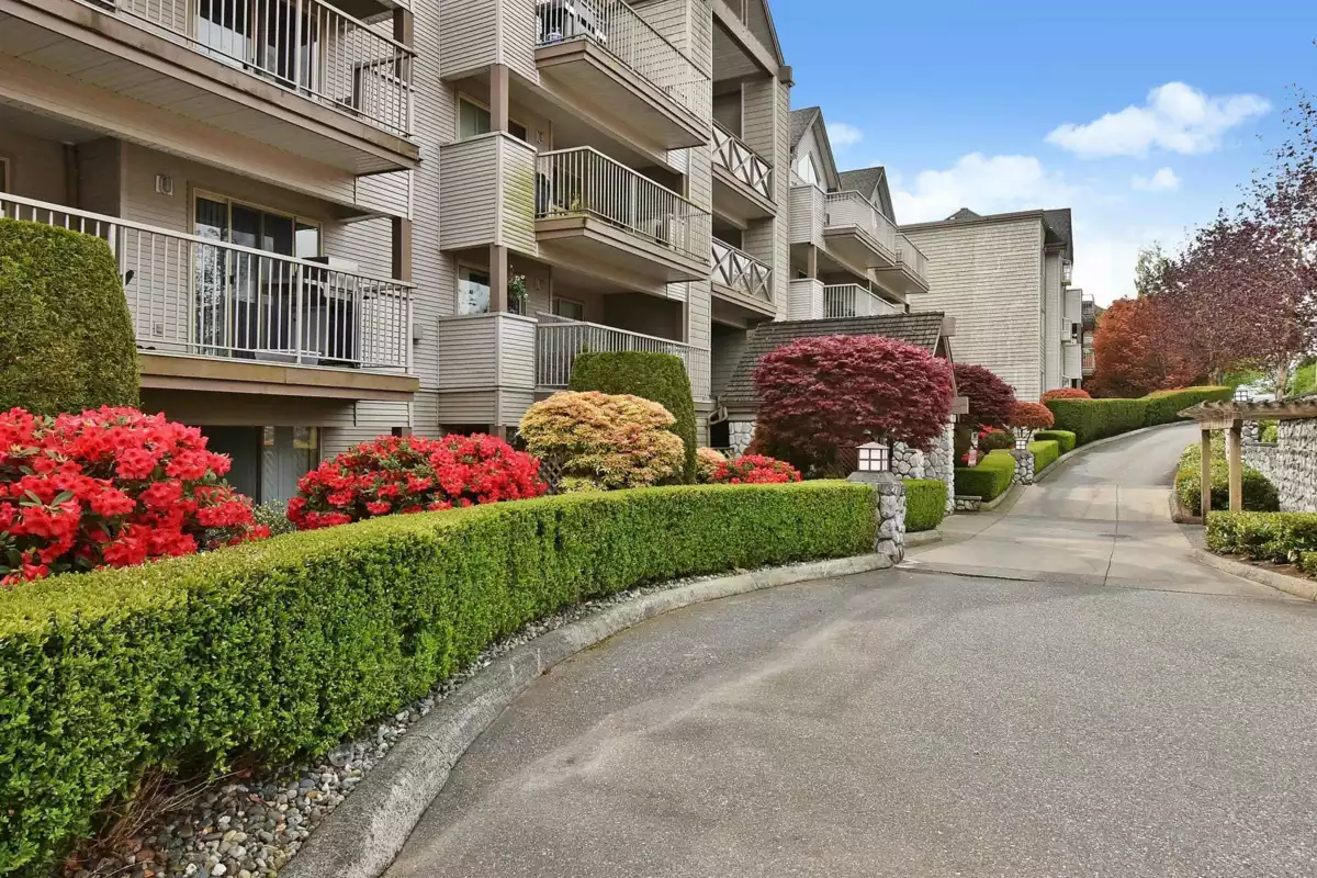 Living Room Photo of 204 33478 Roberts Avenue, Abbotsford, BC