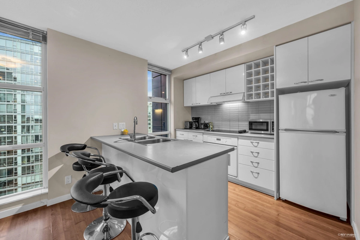 Kitchen Island Photo of 2301 602 Citadel Parade, Vancouver, BC