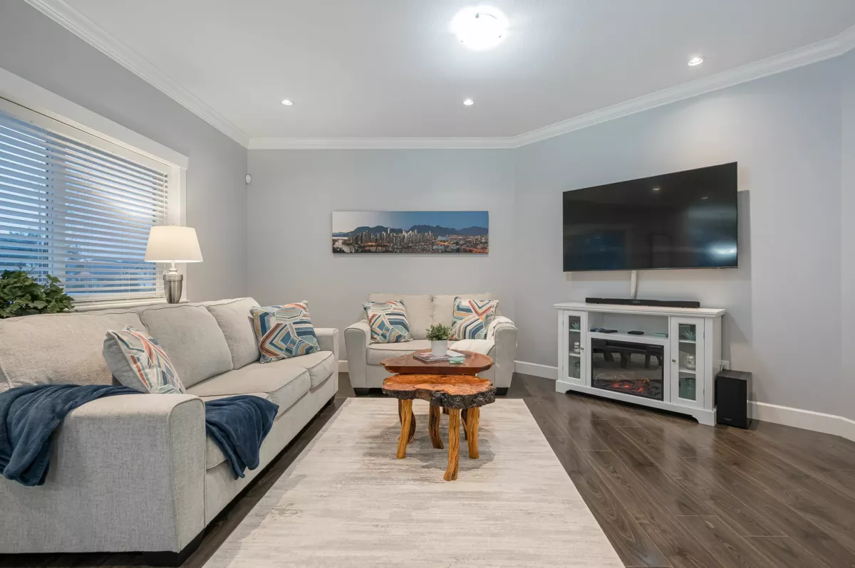 Family Room Photo of 2 20256 98a Avenue, Langley, BC