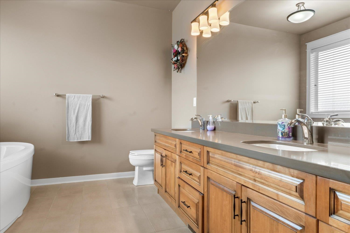 Basement Recreation Room Photo of 2203 Riesling Drive, Abbotsford, BC