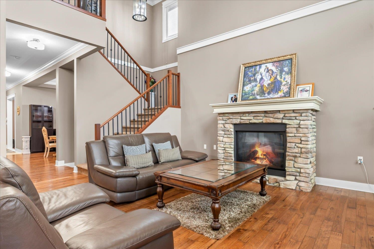 Kitchen Island Photo of 2203 Riesling Drive, Abbotsford, BC