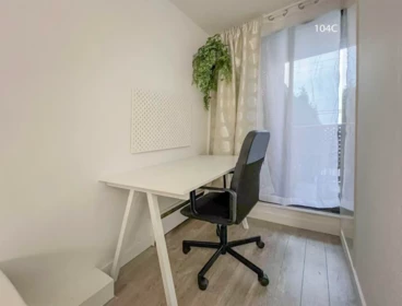 104 5340 Hastings Street, Burnaby, BC, Burnaby — Apartment/Condo for sale