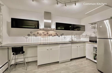 104 5340 Hastings Street, Burnaby, BC, Burnaby — Apartment/Condo for sale