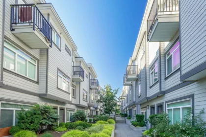 Hallway Photo of 38 7247 140 Street, Surrey, BC
