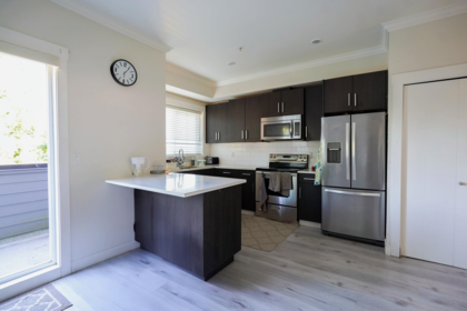 Kitchen Island Photo of 38 7247 140 Street, Surrey, BC