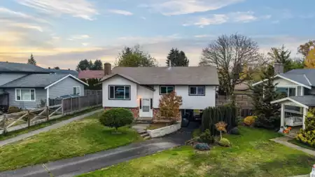27177 33a Avenue, Langley, BC, Langley — Single Family Residence for sale