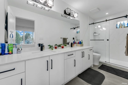 Hallway Photo of 1 12585 104a Avenue, Surrey, BC