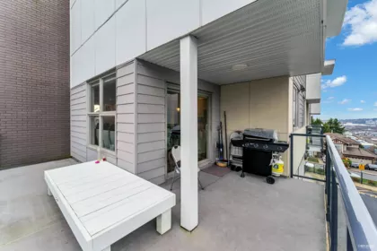 Powder Room Photo of 1 12585 104a Avenue, Surrey, BC