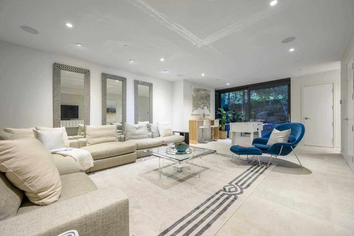 Front Yard Photo of 4988 Chancellor Boulevard, Vancouver, BC