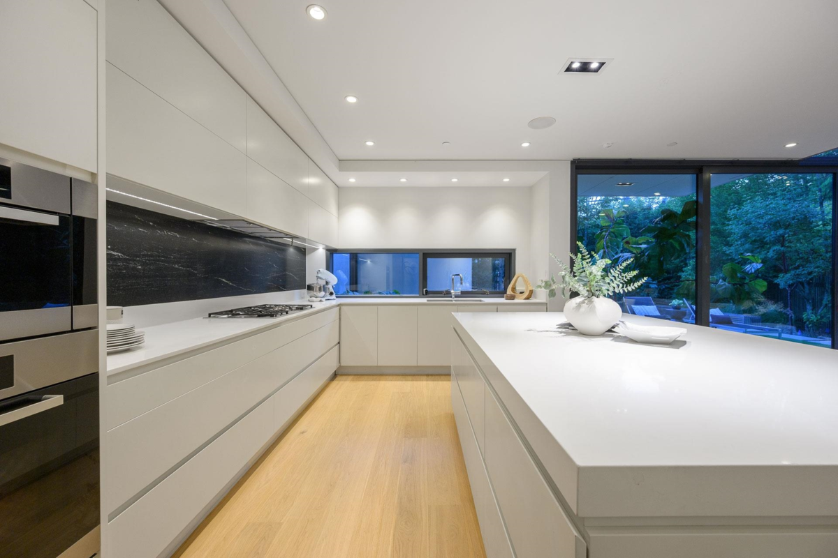 Kitchen Island Photo of 4988 Chancellor Boulevard, Vancouver, BC