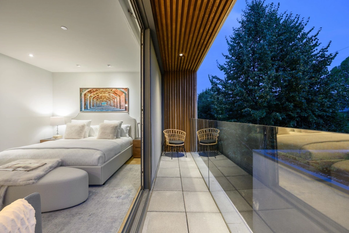 Powder Room Photo of 4988 Chancellor Boulevard, Vancouver, BC