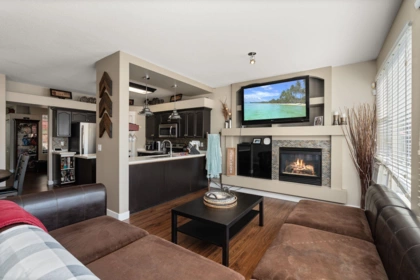 Kitchen Island Photo of 24280 102a Avenue, Maple Ridge, BC