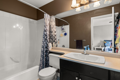 Laundry Room Photo of 24280 102a Avenue, Maple Ridge, BC