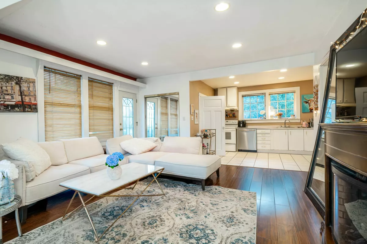 Basement Recreation Room Photo of 1989 W King Edward Avenue, Vancouver, BC