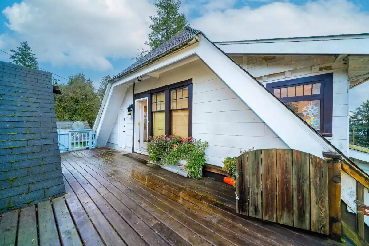 Loft / Bonus Room Photo of 1989 W King Edward Avenue, Vancouver, BC