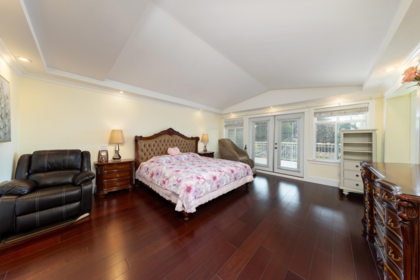 Guest Bathroom Photo of 1361 Lawson Avenue, West Vancouver, BC