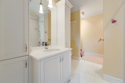 Entry Foyer Photo of 13939 28 Avenue, Surrey, BC