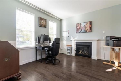 Kitchen Island Photo of 336 172 Street, Surrey, BC