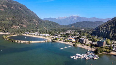 Community Amenities Photo (Clubhouse) of 853 Willow Place, Harrison Hot Springs, BC