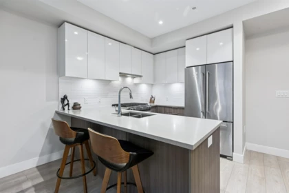 202 3588 Sawmill Crescent, Vancouver, BC, Vancouver — Apartment/Condo for sale