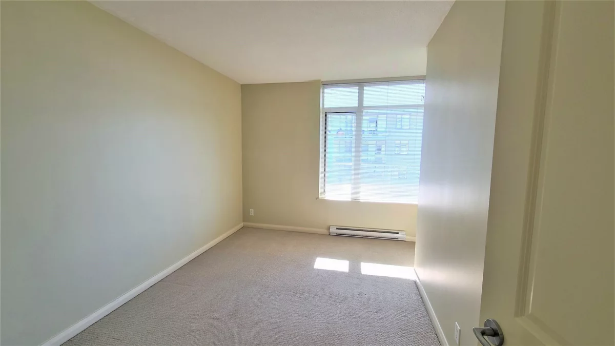 Walk-In Closet Photo of 3309 892 Carnarvon Street, New Westminster, BC