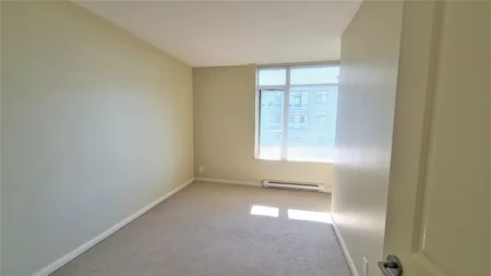 Walk-In Closet Photo of 3309 892 Carnarvon Street, New Westminster, BC