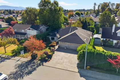 27012 25 Avenue, Langley, BC, Langley — Single Family Residence for sale