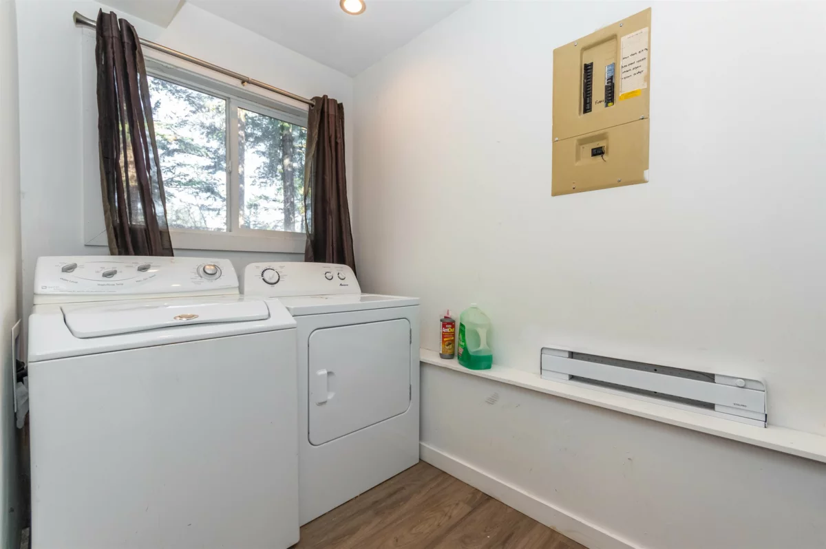 Garage Interior Photo of 63797 Beech Avenue, Hope, BC