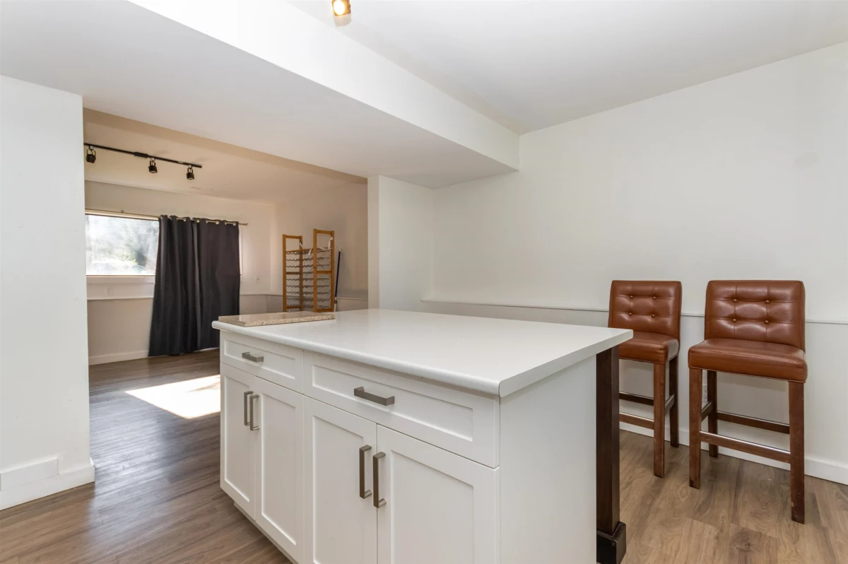 Hallway Photo of 63797 Beech Avenue, Hope, BC