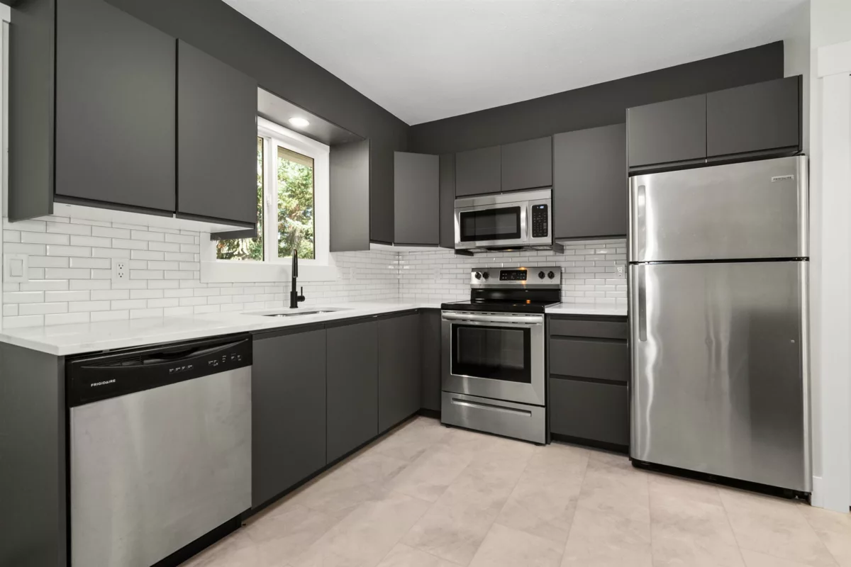 Living Room Photo of 63797 Beech Avenue, Hope, BC