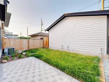 Basement Recreation Room Photo of 2 3425 Archimedes Street, Vancouver, BC