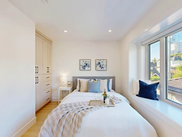 Hallway Photo of 2 3425 Archimedes Street, Vancouver, BC