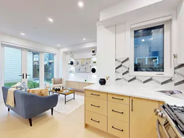 Primary Bathroom Photo of 2 3425 Archimedes Street, Vancouver, BC