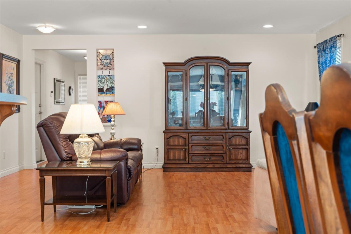 Bedroom 3 Photo of 170 46000 Thomas Road, Chilliwack, BC