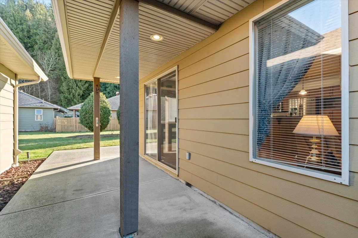Garage Interior Photo of 170 46000 Thomas Road, Chilliwack, BC