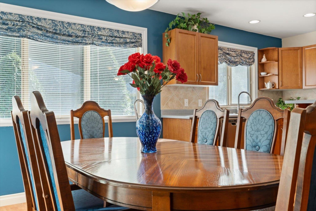 Guest Bathroom Photo of 170 46000 Thomas Road, Chilliwack, BC