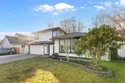 7309 123 Street, Surrey, BC, West Newton — 8 bed single family residence for sale